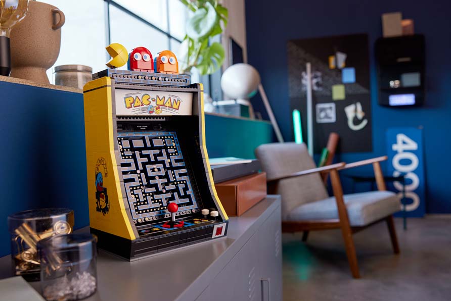 Le petit bonhomme rond et jaune mis en briques par Lego